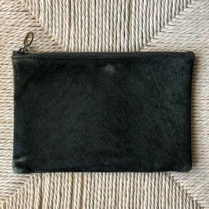 Pouch clutch